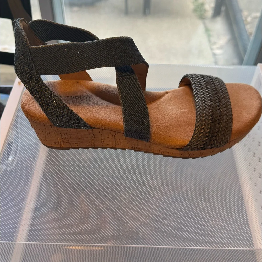 Easy Spirit stylish sandals